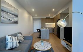 New Impressive 180° River View 1 Bed Apt With Pool 47F