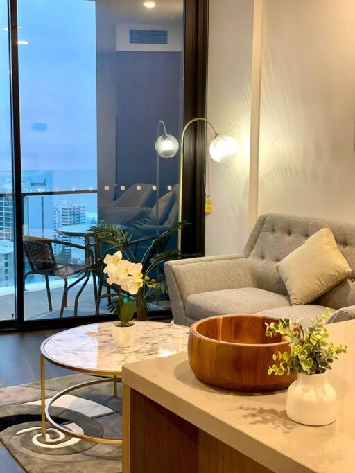 New Impressive 180° River View 1 Bed Apt With Pool 47F Apartment Gold Coast Exterior photo